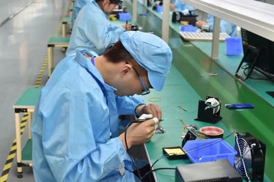 昭通智造新篇章 首只手机与智能手环惊艳问世